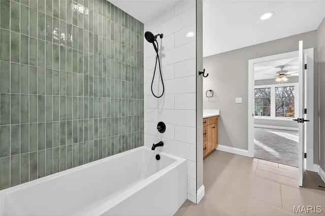 $2,100,000 | 216 West Essex Avenue, St. Louis, MO 63122