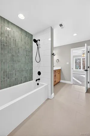 $2,080,000 | 216 West Essex Avenue, St. Louis, MO 63122