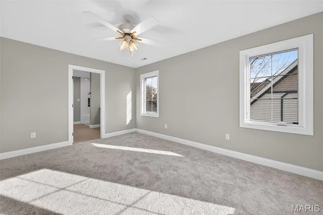 $2,100,000 | 216 West Essex Avenue, St. Louis, MO 63122