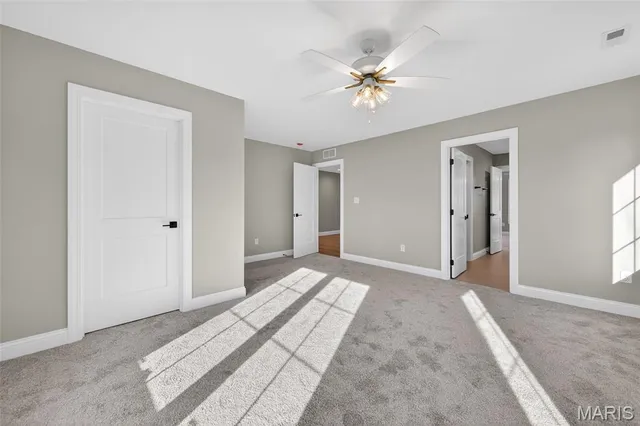 $2,100,000 | 216 West Essex Avenue, St. Louis, MO 63122