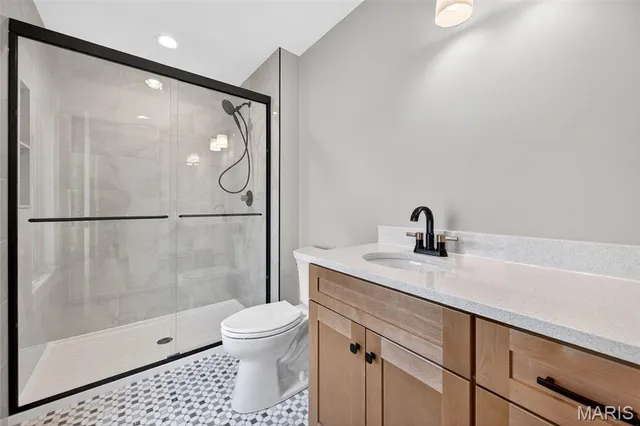 $2,100,000 | 216 West Essex Avenue, St. Louis, MO 63122