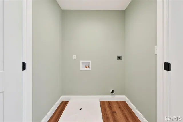 $2,100,000 | 216 West Essex Avenue, St. Louis, MO 63122