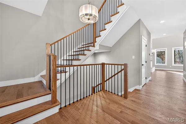 $2,080,000 | 216 West Essex Avenue, St. Louis, MO 63122