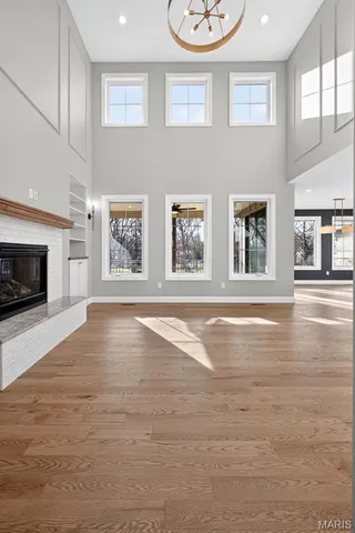 $2,100,000 | 216 West Essex Avenue, St. Louis, MO 63122