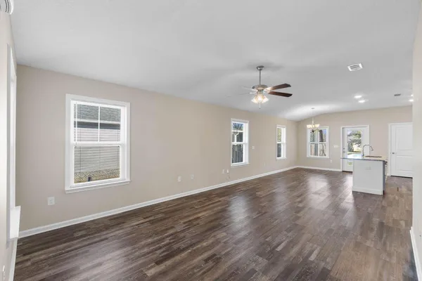 $1,600 | 145 4th Avenue, Crestview, FL 32539