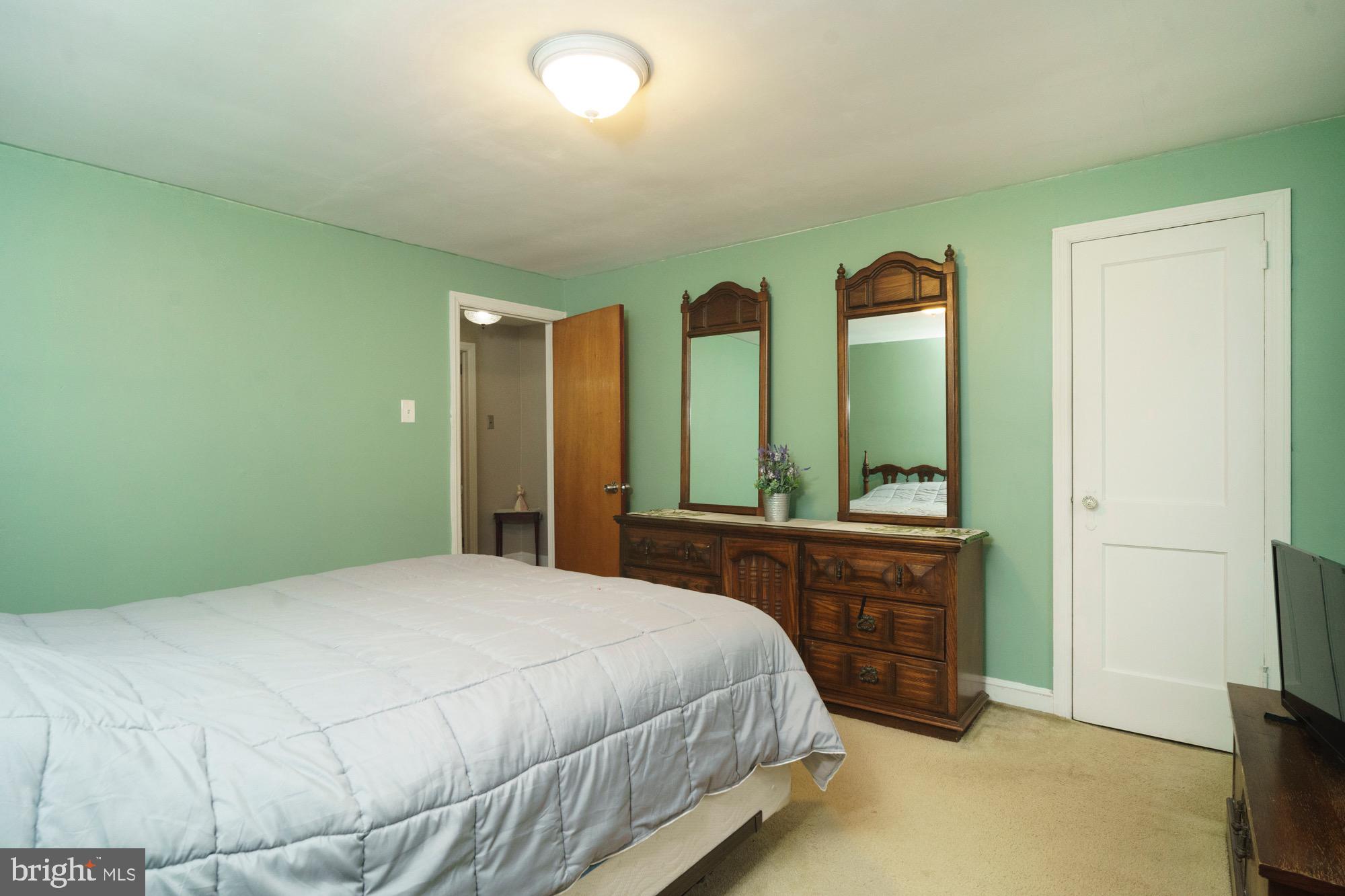 11 Winthrop Road Darby, PA 19023 - Photo 12 of 22 Primary Bedroom