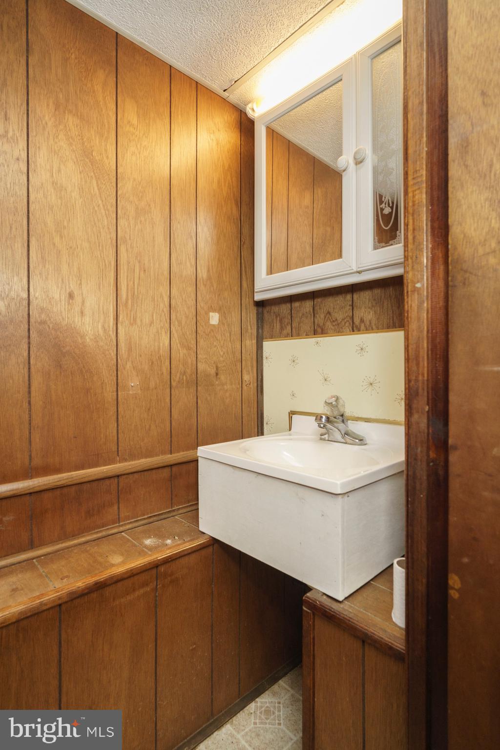 11 Winthrop Road Darby, PA 19023 - Photo 21 of 22 Half Bath