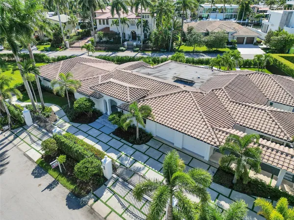 $5,850,000 | 2520 Laguna Terrace, Fort Lauderdale, FL 33316