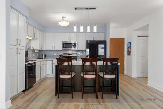 $2,750 | 8727 West Bryn Mawr Avenue, Unit 501, Chicago, IL 60631