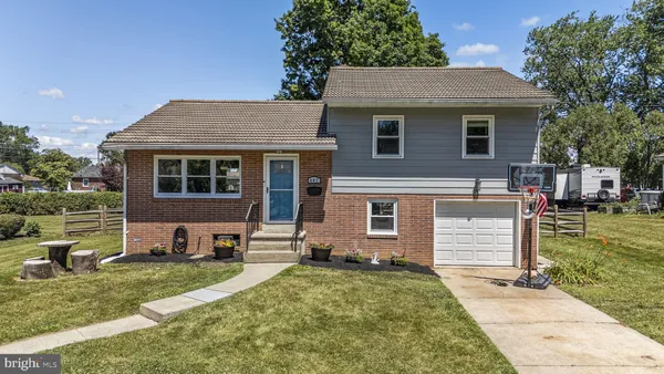 $325,000 | 407 West Race Street, Fleetwood, PA 19522
