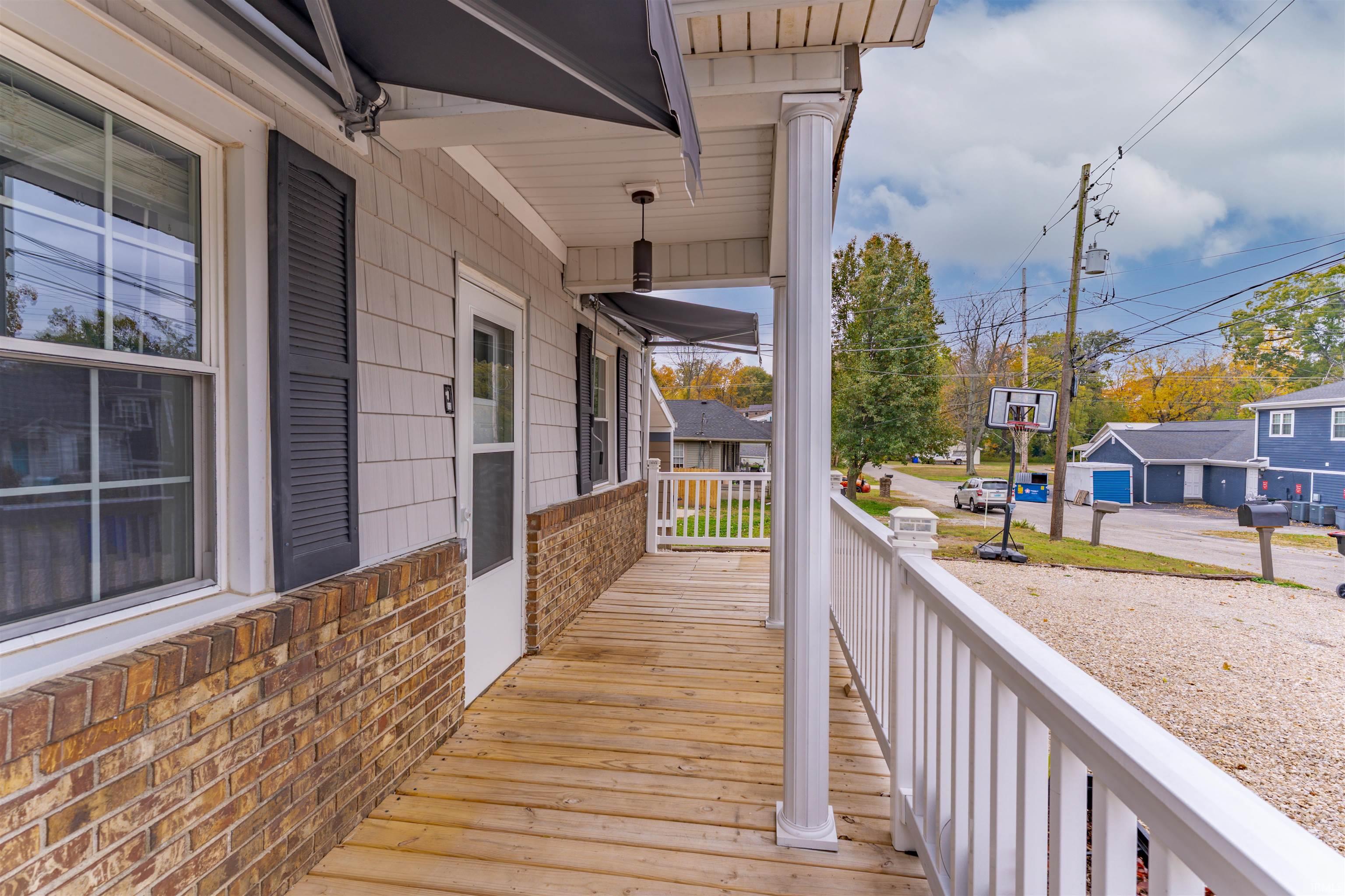 405 Middle Street Newburgh, IN 47630 - Photo 3 of 29