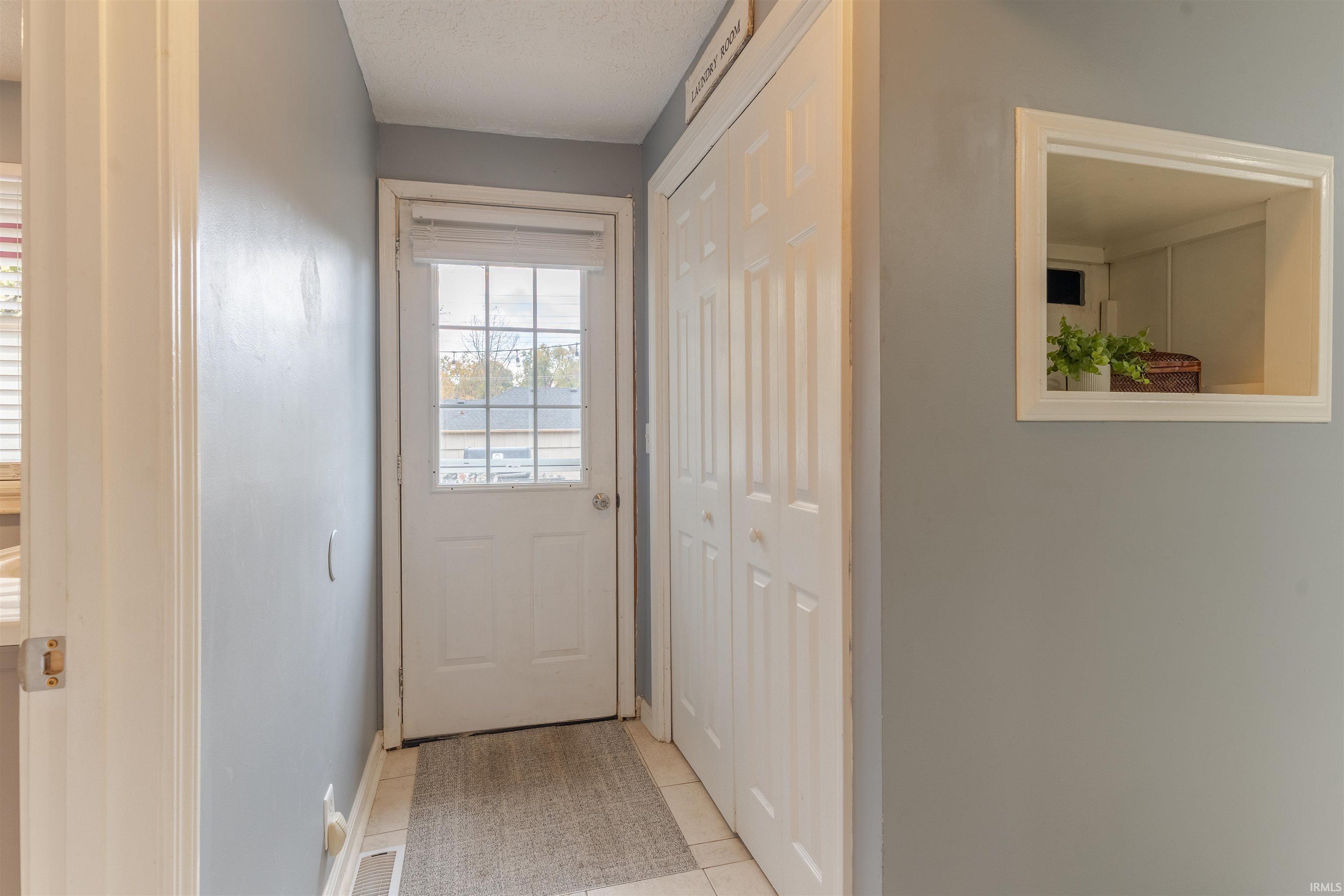 405 Middle Street Newburgh, IN 47630 - Photo 10 of 29