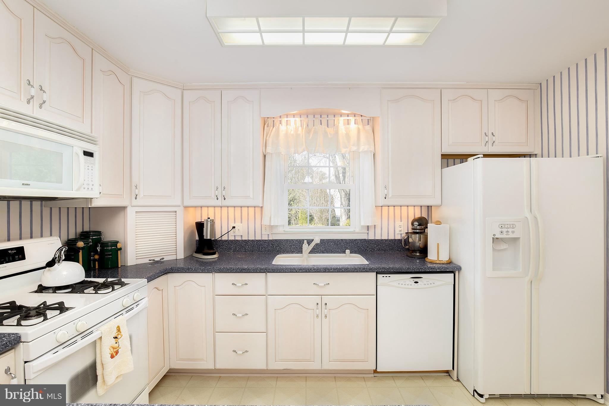 13900 Poplar Tree Road Chantilly, VA 20151 - Photo 14 of 30 Kitchen