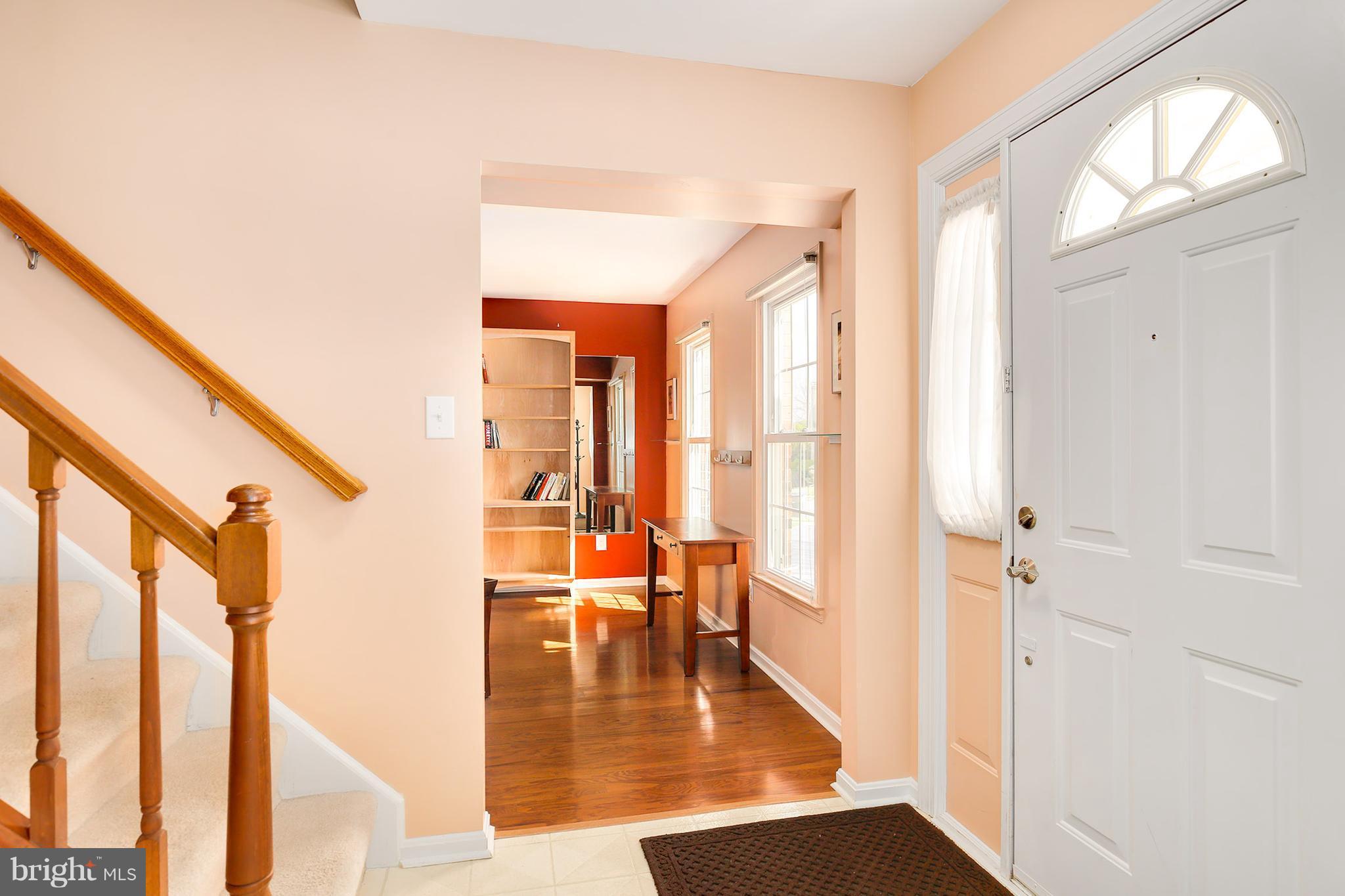 13900 Poplar Tree Road Chantilly, VA 20151 - Photo 3 of 30 Foyer