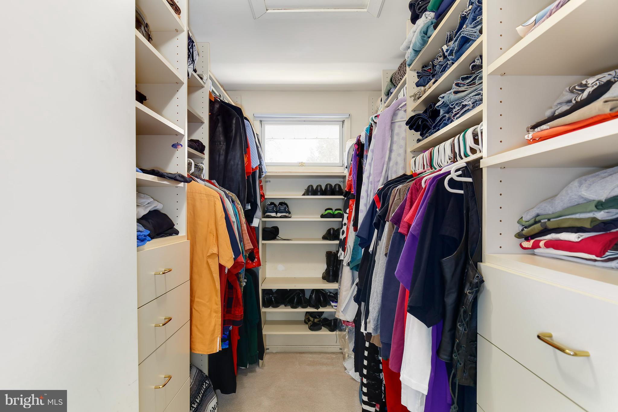 13900 Poplar Tree Road Chantilly, VA 20151 - Photo 22 of 30 Walk-in Closet