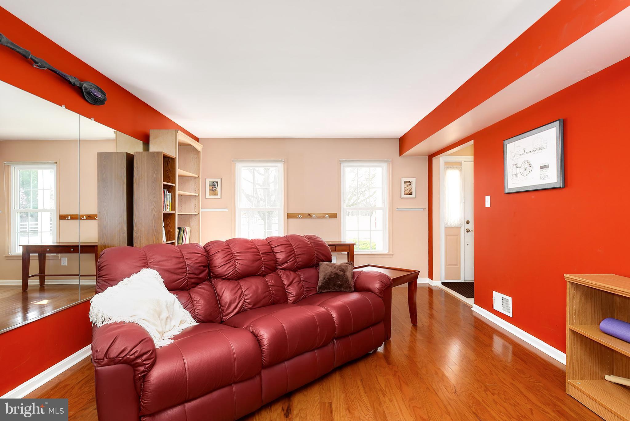 13900 Poplar Tree Road Chantilly, VA 20151 - Photo 6 of 30 Family Room