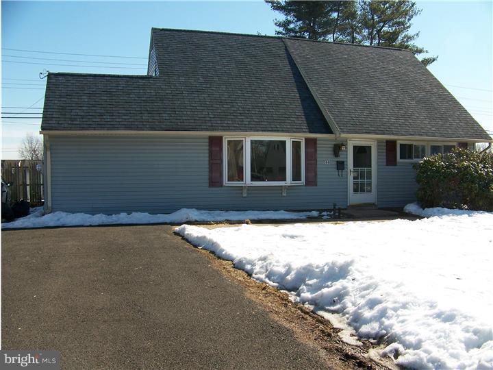 66 Queen Lily Road Levittown, PA 19057 - Photo 13 of 16 Gallery Image 13