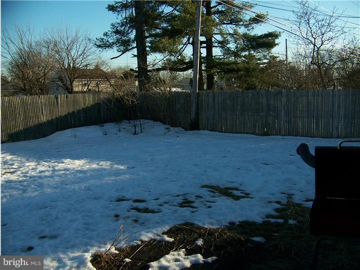 66 Queen Lily Road Levittown, PA 19057 - Photo 14 of 16 Gallery Image 14