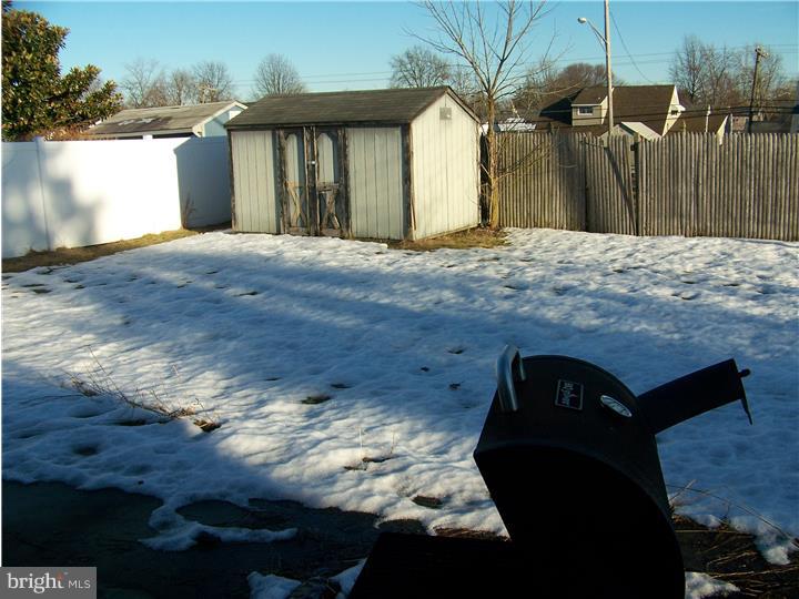 66 Queen Lily Road Levittown, PA 19057 - Photo 15 of 16 Gallery Image 15