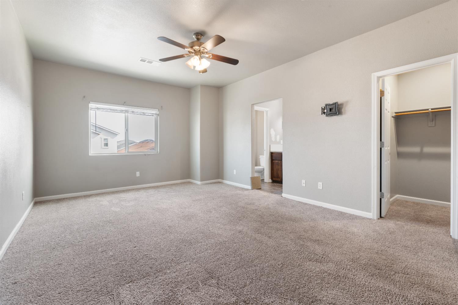 547 Granada Court Merced, CA 95341 - Photo 8 of 22