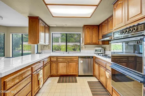 $1,099,000 | 2524 Kensington Avenue, Thousand Oaks, CA 91362