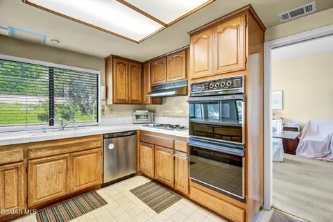 $1,099,000 | 2524 Kensington Avenue, Thousand Oaks, CA 91362