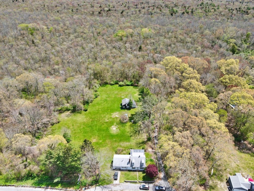 228 Fish Road Tiverton, RI 02878 - Photo 5 of 48