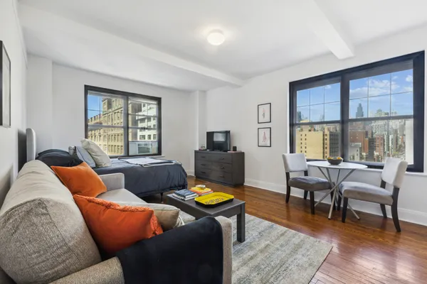 $560,000 | 200 East 16th Street, Unit 12H | Gramercy