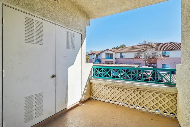 $2,000 | 11410 Via Rancho San Diego, Unit 38, El Cajon, CA 92019