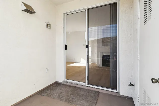 $2,000 | 11410 Via Rancho San Diego, Unit 38, El Cajon, CA 92019