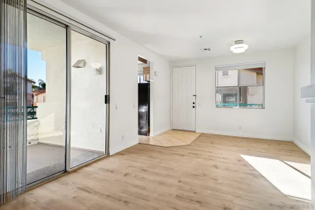 $2,000 | 11410 Via Rancho San Diego, Unit 38, El Cajon, CA 92019