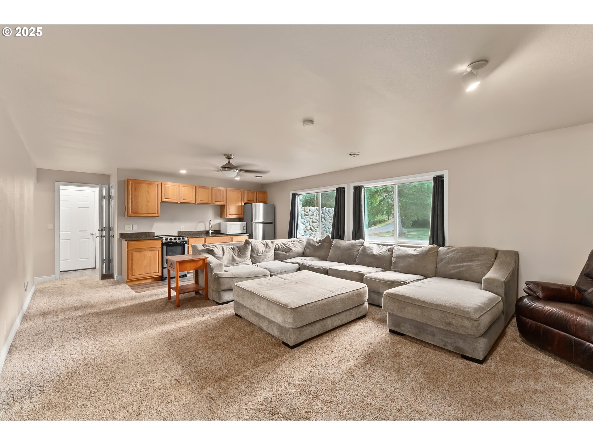 3314 Fisher Road Roseburg, OR 97471 - Photo 27 of 48 Family Room