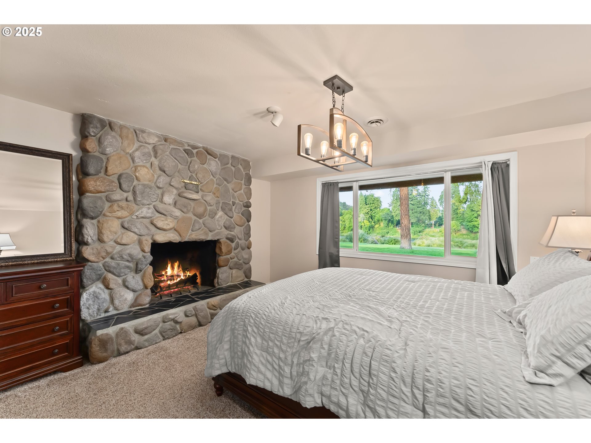 3314 Fisher Road Roseburg, OR 97471 - Photo 31 of 48 Family Room