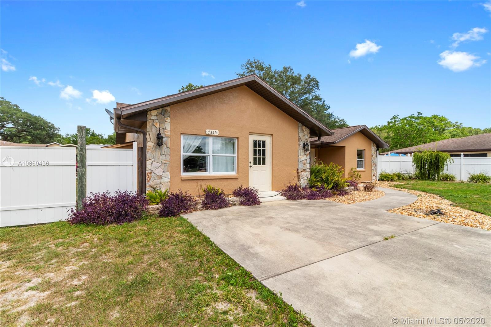 7315 Southwest 101st Street Road Ocala, FL 34476 - Photo 3 of 34 Gallery Image 3