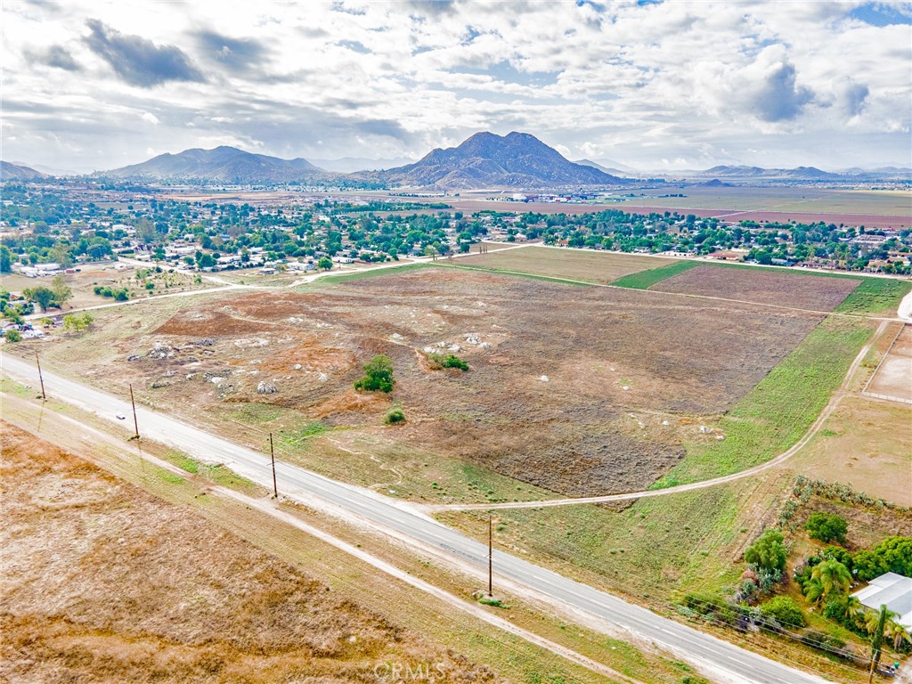23489 Mapes Road Romoland, CA 92585 - Photo 2 of 8