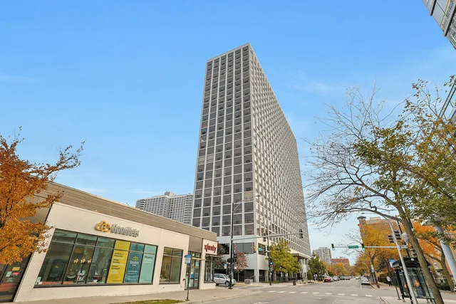 $120,000 | 4343 North Clarendon Avenue, Unit 2209, Chicago, IL 60613