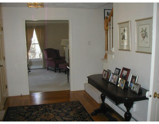 10 Juniper Road Franklin, MA 02038 - Photo 3 of 15 Gallery Image 3