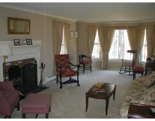 10 Juniper Road Franklin, MA 02038 - Photo 4 of 15 Gallery Image 4