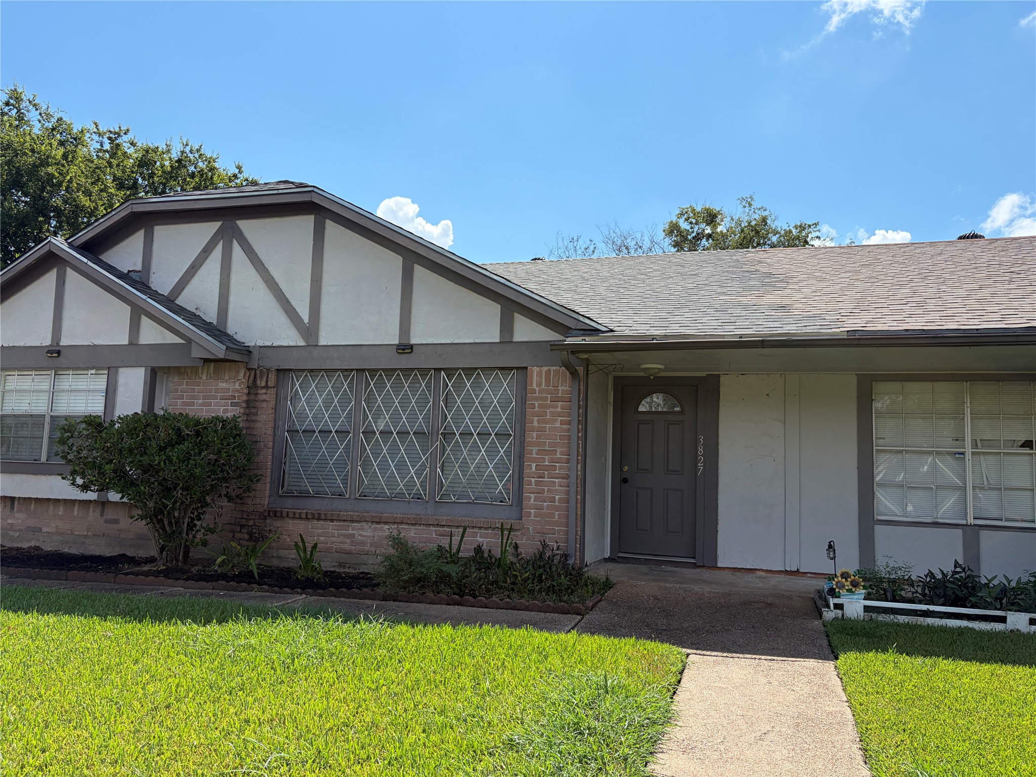 3827 Old Post Road Houston, TX 77082 - Photo 1 of 12 Gallery Image 1