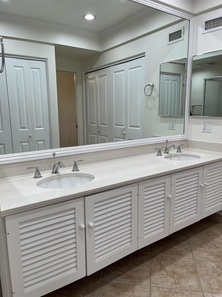 119 Cancha De Golf Rancho Santa Fe, CA 92091 - Photo 11 of 15 Master Bath