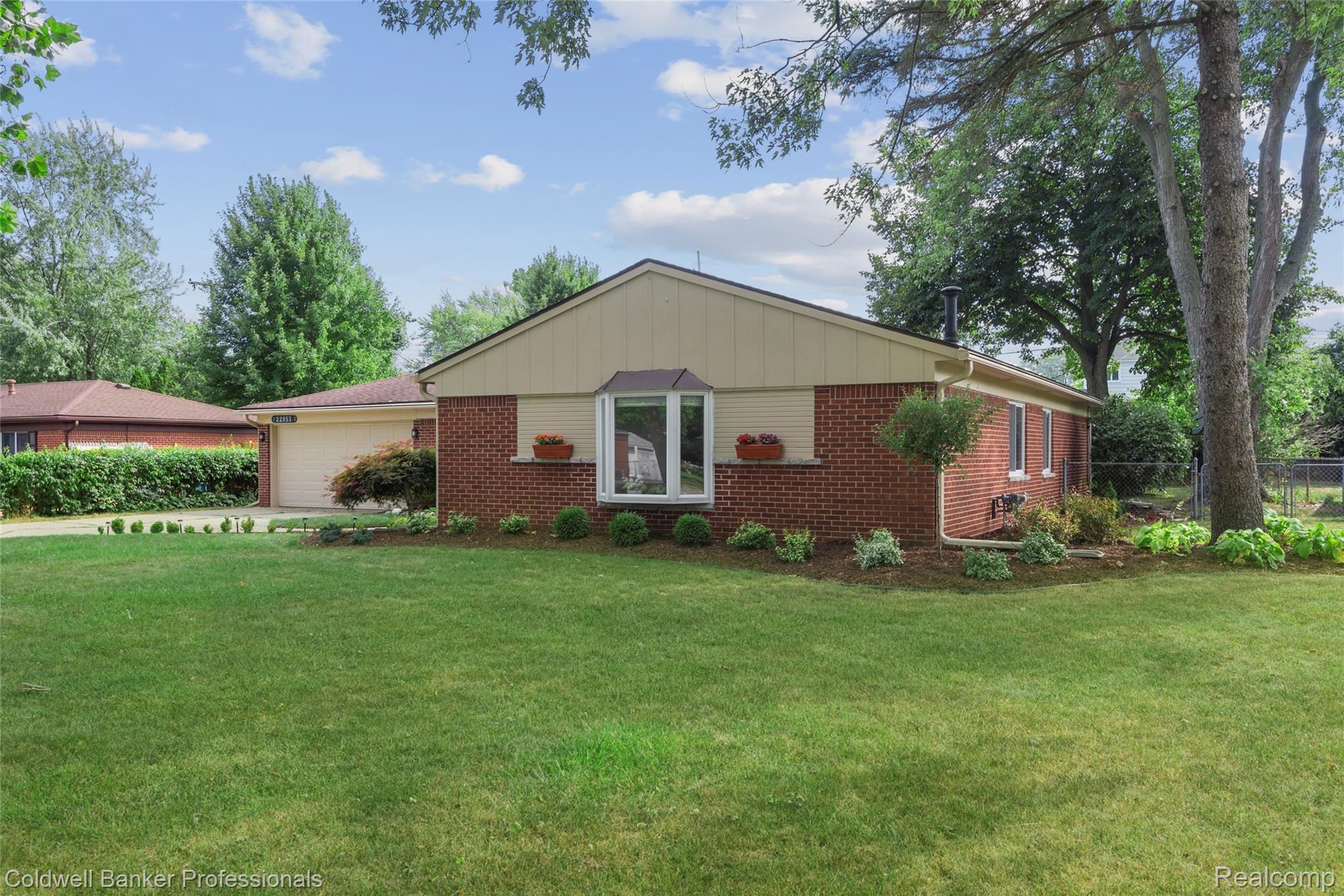 22953 Tuck Road Farmington, MI 48336 - Photo 18 of 24 Great Curb Appeal