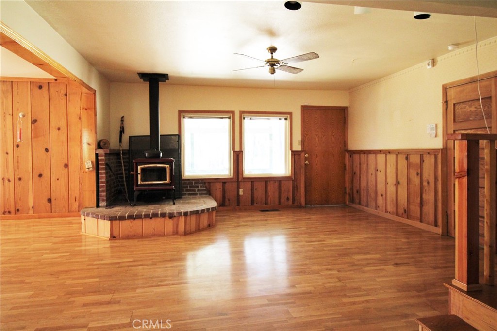 268 Milsap Bar Road Berry Creek, CA 95916 - Photo 5 of 47 a view of kitchen with microwave and furniture