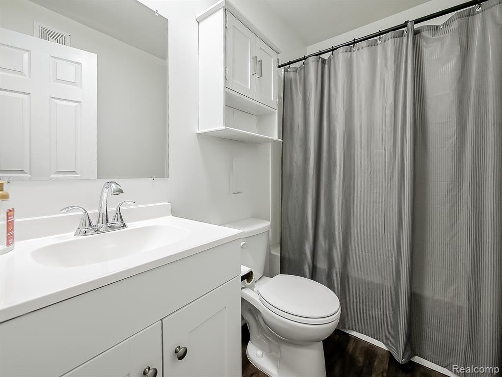 4905 South Crooks Road Royal Oak, MI 48073 - Photo 13 of 28