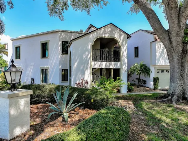 $204,900 | 806 Capri Isles Boulevard, Unit 109, Venice, FL 34292
