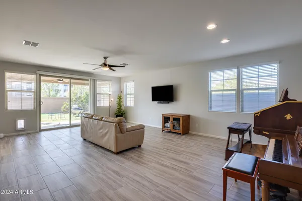 $800,000 | 130 North Bay Drive, Gilbert, AZ 85233