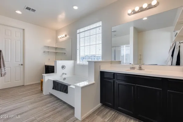 $800,000 | 130 North Bay Drive, Gilbert, AZ 85233