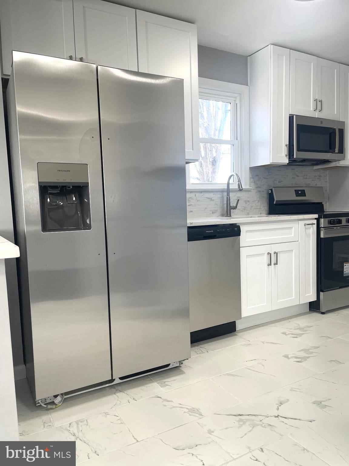 6107 Buckler Road Clinton, MD 20735 - Photo 5 of 38