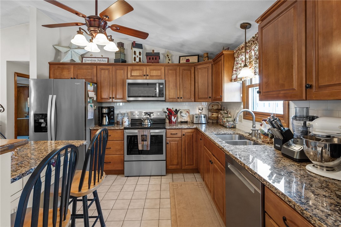 123 Rice Avenue East Providence, RI 02914 - Photo 2 of 38