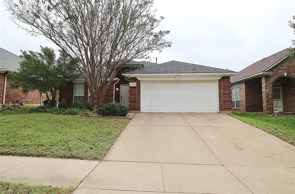 $2,450 | 4228 Boulder Park Drive, Fort Worth, TX 76040