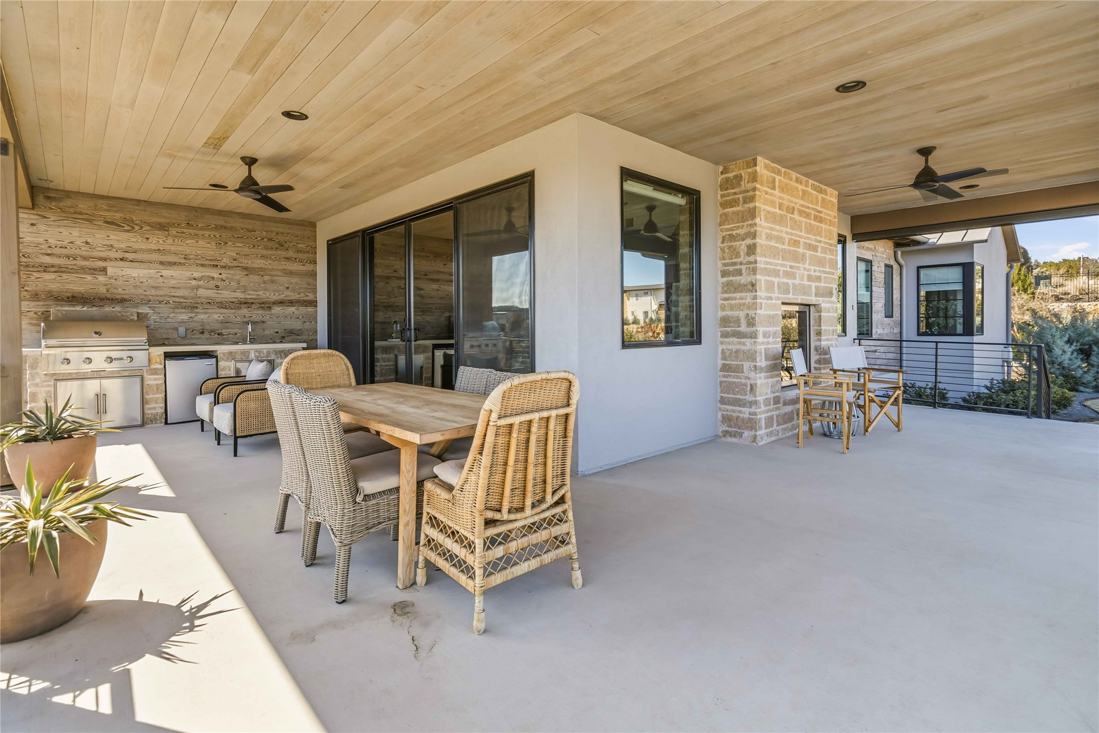 410 Kayak Way Austin, TX 78738 - Photo 33 of 39 a patio with patio area